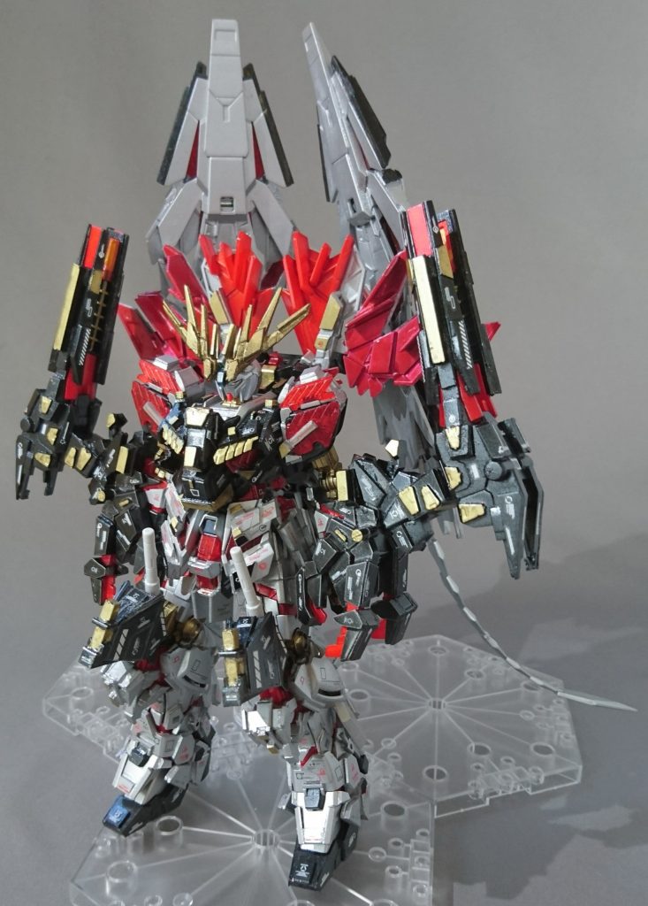 まずは正面です!
今回使用したキットは
HG ナラティブガンダムC装備
HG フェネクス
HG バンシィ×2
HG バンシィ・ノルンです