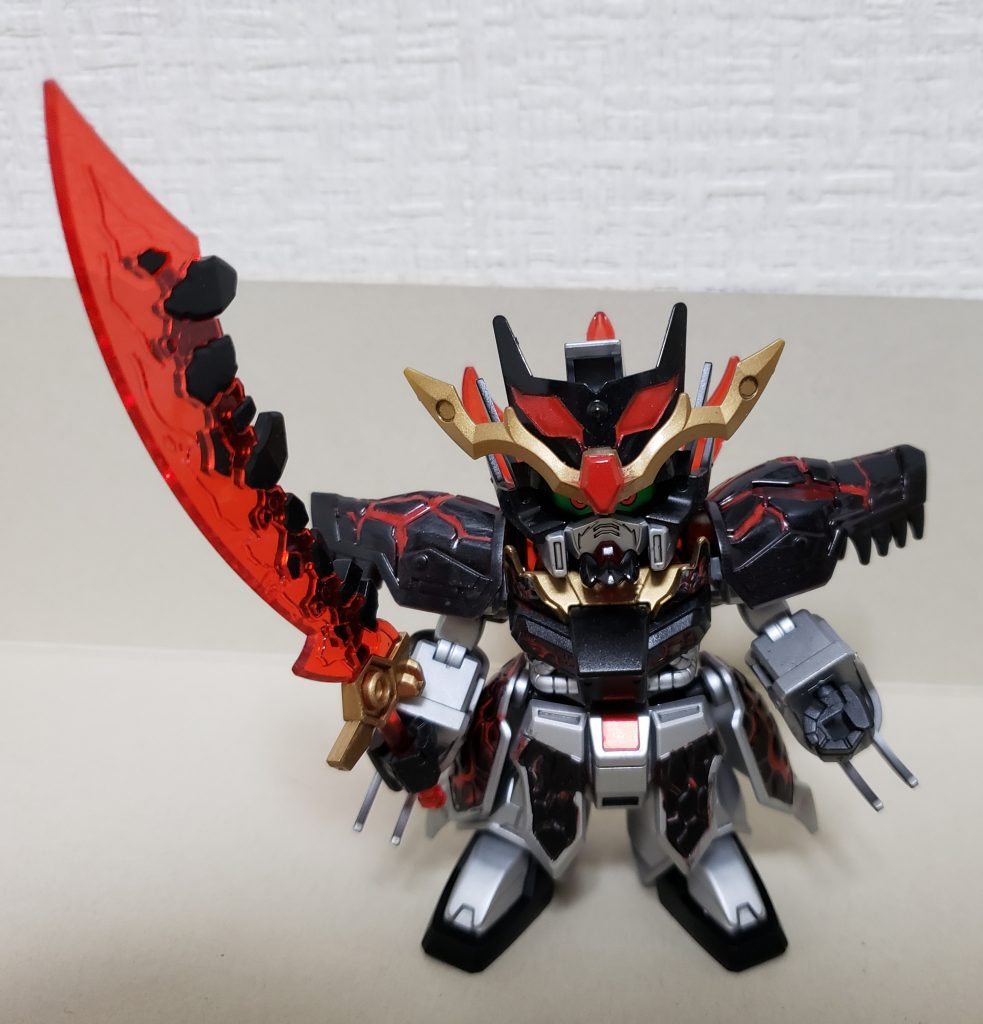 武器が他と比べてシンプルですが大きくて迫力あります。