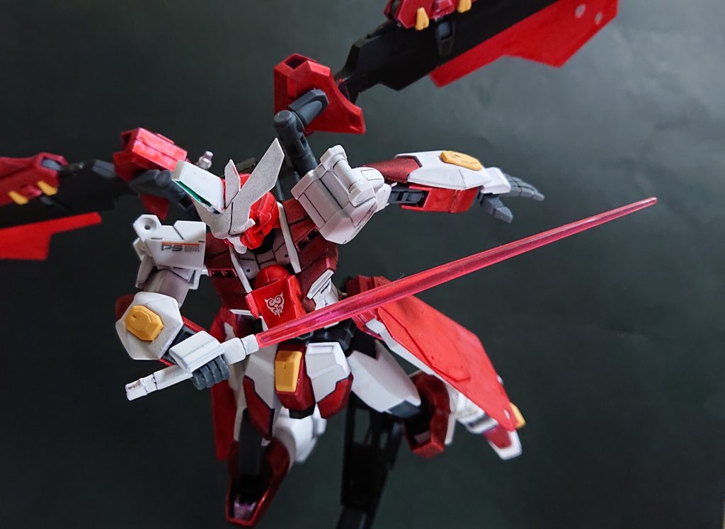 ファーストガンダムをイメージした位置にビームサーベルを配置しています
ストフリの身体がベースのためある程度格闘も出来るのではないか･･･と思います