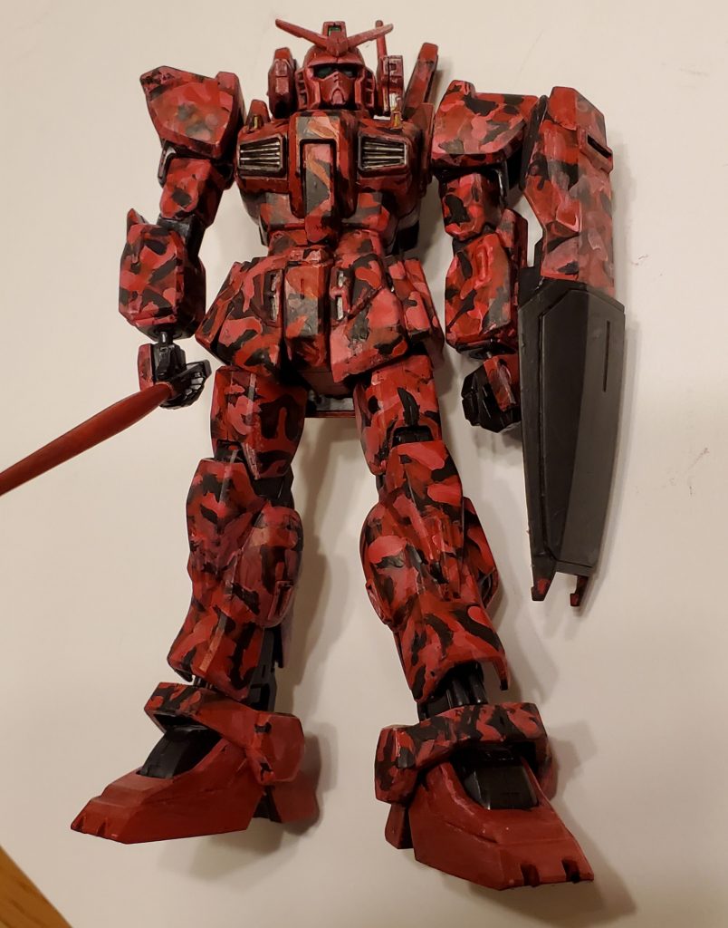 撮影ブースがないので、なかなかうまく撮れない…
仕方なく寝かせて光がフラットに当たるようにしてみました