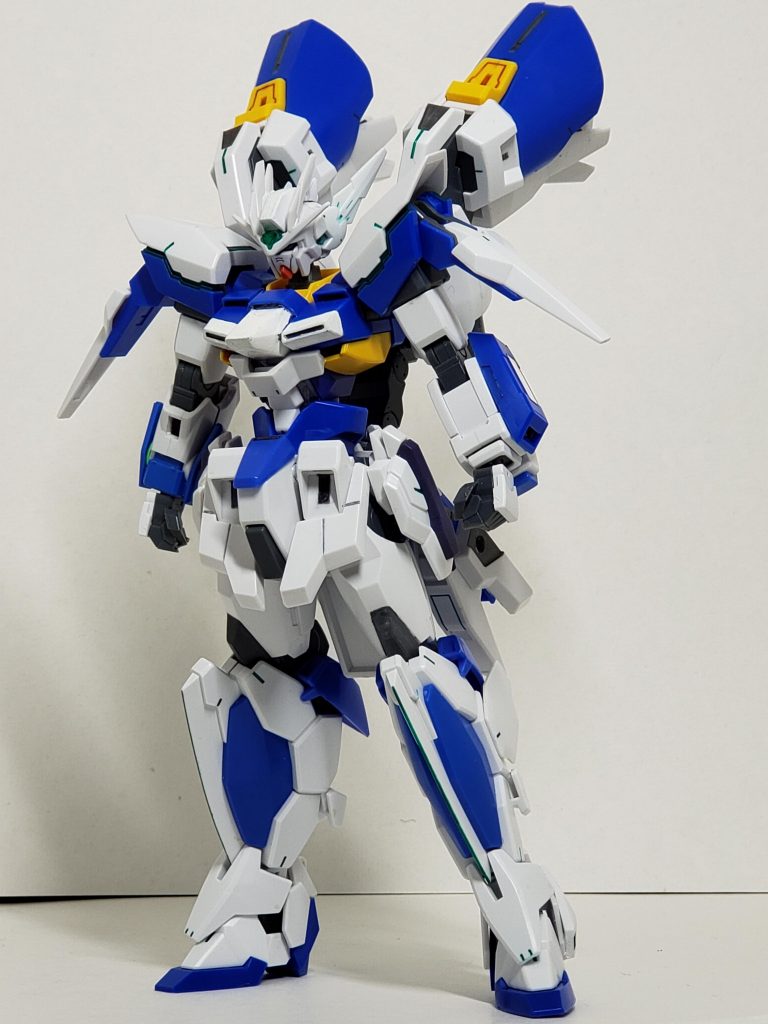 武装無しフロントショット
以前と比べると下半身が大きく異なります。