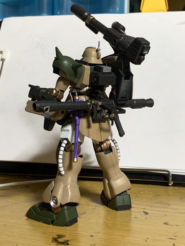 ランドセル。
至極シンプルかつ、必要最低限の大きさに。
キャノン砲基部は、高火力なビームキャノンをある程度の連射に対応させる強力な冷却機構が組み込まれている。