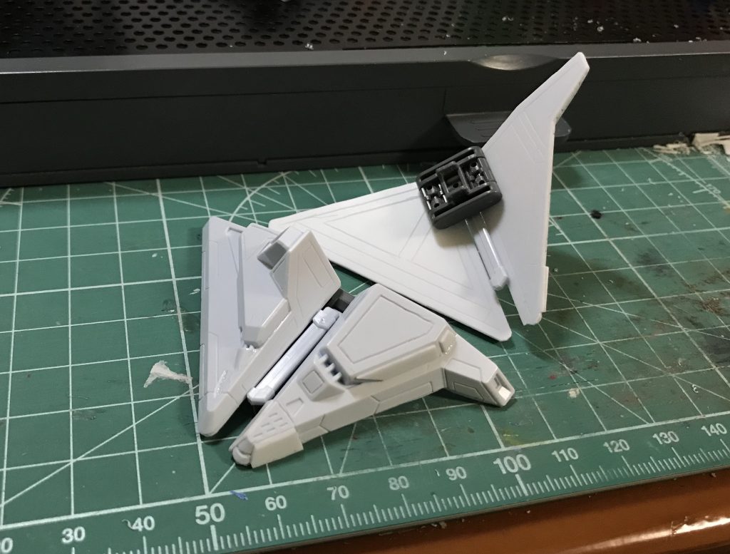 初めてのスジボリになかなか慣れません…💦
でも、明らかに変わってくるパーツを見て感動しました😊