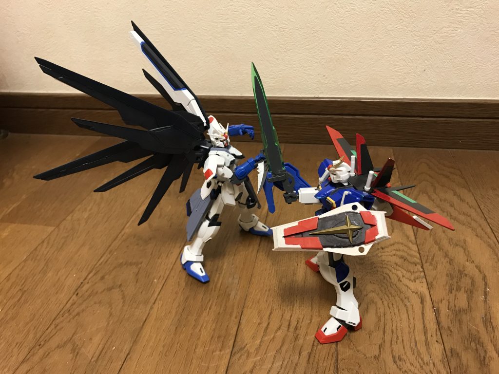 特殊能力・必殺技この機体もフォースインパルスガンダムエクストリーム、ガンダムエクシアプトティラダークマター、ガンダムAGE-1ハイパーレッドホッパー、ハーデスインパルスガンダム黄泉冥王、スーパーガンダムアストレア、プロヴィデンスガンダムブラックホールなどに匹敵する最強クラスの戦闘能力に加えて、最大の特徴である以下の特殊能力と必殺技によって、その凶悪さが際立つ。特殊能力デビルシステムパイロットの残虐さ、冷酷さ、非情さと言った、邪悪な精神力の強さに比例して、機動力・パワー・反応速度・防御力などの機体性能とパイロットの戦闘能力を強化するシステム。ホープシステムと同じく、理論上では強化される戦闘能力の上限が無い。必殺技レクイエムバースト本機から特殊な電磁波を広範囲に放ち、本機以外の機械や電子機器、さらにパイロット以外の生命活動そのものを、永続的に停止させてしまう恐ろしい技。この電磁波の影響は凄まじく、本機以外のMSや戦艦のシステムやエンジンなど全ての機能を強制停止させてしまう。また、生命活動自体を停止させる性質上、パイロット以外の周辺に存在する生命体、すなわち相手の命を文字通り永遠に止めてしまう事すら可能にし、不死身のゾンビさえも死に至らしめてしまう。さらに、核、GN粒子、DG細胞も例外ではなく、それらを用いたエネルギー源やその運動活動、自己再生や自己進化をはじめとした特殊能力が、永続的に強制停止・自動消滅してしまう。そして核に関しては、核融合や核分裂を停止させる事ができ、挙句の果てはレクイエムバーストを発動する直前に発生した核爆発や水素爆破さえも、一瞬で爆風と放射線を強制的に収めて停止させてしまうほどであり、全ての核分裂を抑制する「ニュートロンジャマー」と比較しても、こちらの方が影響力は遥かに強い。しかし、アルティメット細胞や闇のDG細胞に対しても、ある程度の動きや一部の特殊能力を抑制する事は可能だが、活動そのものを停止させるまでは至らない。また、特殊能力への耐性を持つMSや細胞の力自体が強すぎる為に能力や機能を無効化できないMSに至っては、全く影響を与えられない。レクイエムヘルブレイク青い炎のようなエネルギーを纏ってキックを放つ。いわゆる「世界を永遠に破壊する力」であり、同じような空間や時空をも破壊する能力よりも強力なものとなっている。エネルギー消費が激し過ぎる為、超高出力である本機のアンリミテッドエンジンと言えど、連発して放つ事は出来ないが、その威力はとてつもなく、あらゆる惑星やブラックホール、果ては世界そのものを、永遠に破壊してしまうほどで、異世界であれば容易く破壊できてしまう。さらには「永遠に停止させる」事が可能な特性故に、それらを再生・復元・修復させる事は不可能であり、単なる焼き直しではなく、全く新しく創造する以外、元の形に戻す方法は無い。特殊能力への耐性を持つMSや細胞の力自体が強すぎる為に能力や機能を無効化できないMSに対しても、破壊は出来ずとも有効なダメージを与えられる。流石にハイパーインパルスシールドやムテキインパルスガンダムに対しては、破壊どころか傷一つ付ける事すら不可能だが、防ぐ反動の強さを生かして、遠くに吹っ飛ばす事はできる。また、単純にジャンプキックを放つだけでなく、レクイエムバーストを発動させて、その効果で敵の動きを封じた後に攻撃を放ち、相手を文字通り“地獄”へと送るえげつないコンボが存在し、通常のキックのパターン以外にも、動けなくなった敵MSのパイロットを本機のキックでコックピットごと蹴り殺すパターンや、敵MSの動きを封じた後にエネルギーを足先に集中させて∞の軌跡を描くスピニングキックへと繋げて強烈なダメージを負わせるパターンなどが存在する。エターナルブラッディブレイドエターナルエッジの刀身部に青い炎のようなエネルギーを収束させて敵を斬りつける。直接敵を斬りつけるパターンの他にも、エターナルエッジの刀身部を包み込むように発生した青い炎のようなエネルギーを斬撃と共に飛ばすパターンが存在する。こちらは、飛ばせる斬撃の幅は広く、相手に直撃しなくても着弾地点で爆発を起こす。こちらも威力が凄まじく、スペースコロニーすら真っ二つにしてしまうほど。