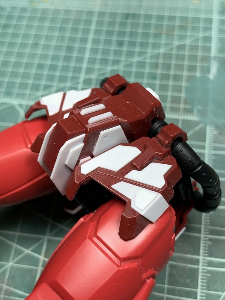 こんな感じで、ひたすらプラ板を切った貼ったしました。