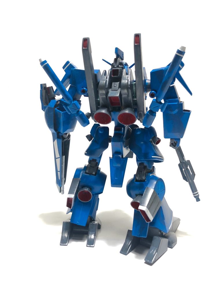 うしろ

バックパックはムーバルフレームにて一体型でインコムが埋まってます。

背面にシールドブースター装備して機動力がup！
作戦時間も大幅up。