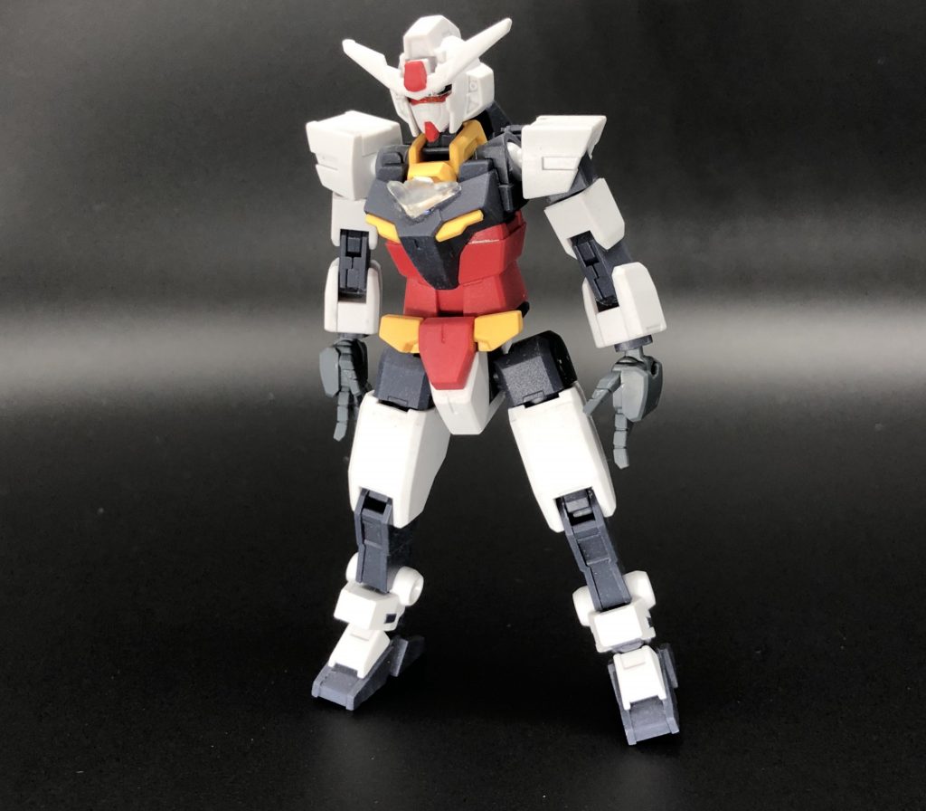 本体のコアガンダムはつや消しと部位塗装、胸をアークリアクターに見せるためクリアパーツをレジンで複製して中にライトを着けました。