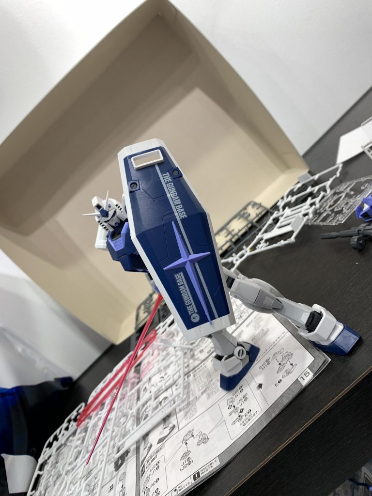 新ガンダム ベース–2枚目/制作者：アストレイアス