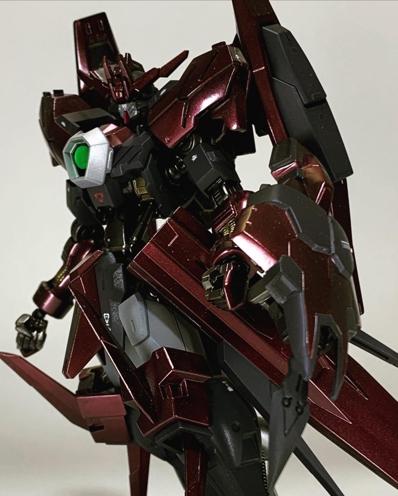 シールドは旧HGトールギスⅢの物をディテールアップして使用しています。