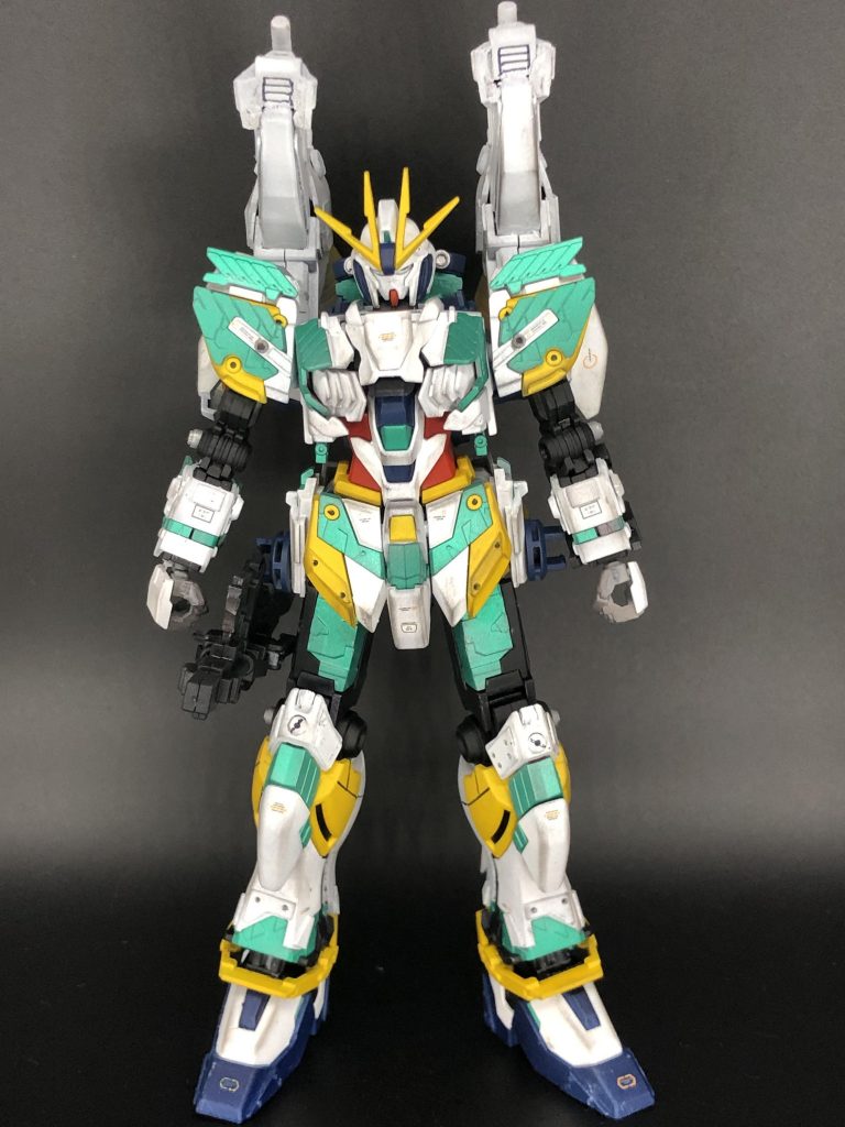 全体的にウェザリングを黒と銀で汚してます。