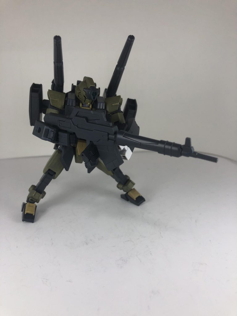 主兵装は大型カービンライフル