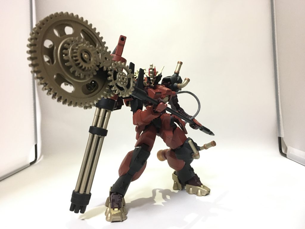 歯車のパーツやプラ板で製作した武器です