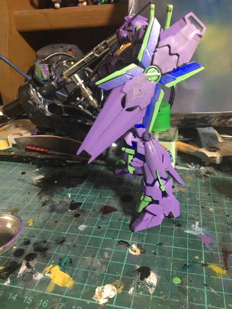 シールドもエヴァチックなカラーに