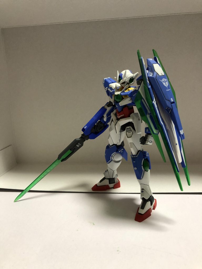 左握り手はage系ガンダムから流用しました