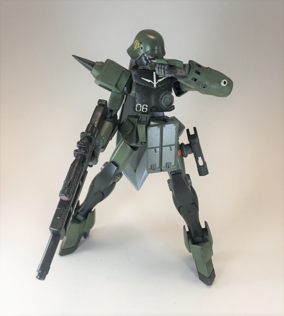 アメイジングケンプファーのナイフを太腿に装着。
素手の(略)