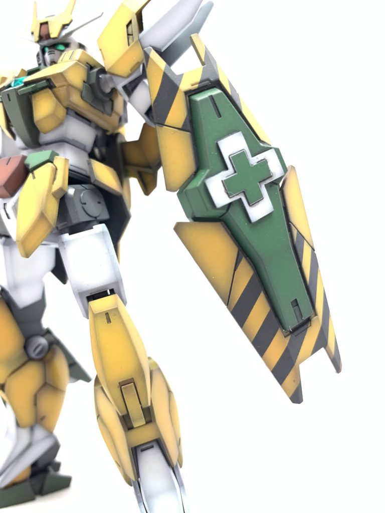 盾に緑十字の安全マーク