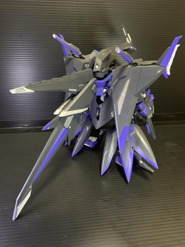 続いてペーネロペー
いや〜、ついにキット化ですね!(発売は2ヶ月も前)
ペネとかアルケーとかヴァサーゴとか、ゲテゲテした奴大好きなんですよ〜
ホントにガンダム好きか?とかは言わないでください。ちゃんと好きですからwww