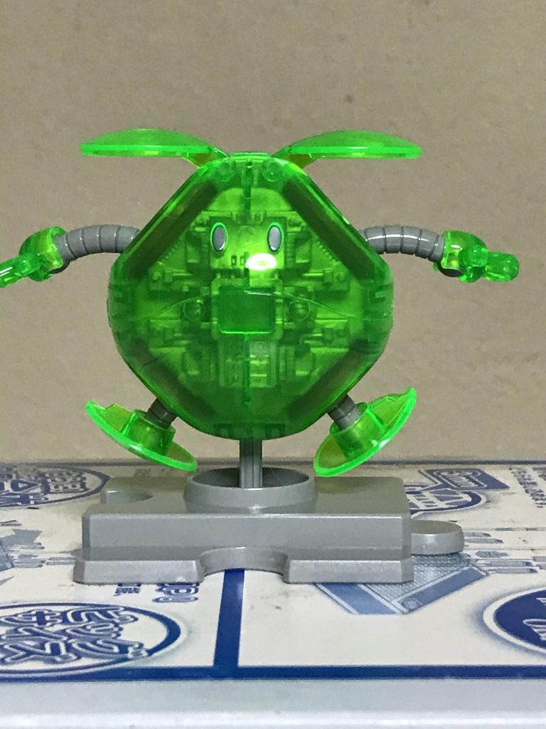 ハロプラ クリアカラーは
光沢スプレーで 吹いて
台座は スプレーは 吹きませんでした。