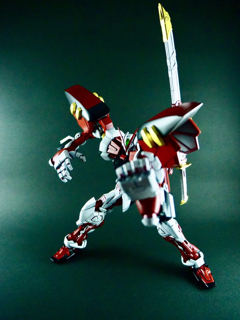 これが俺の赤い一撃だッ!!–7枚目/制作者:ヤマクロス