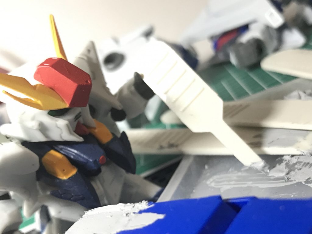 ある程度慣れてくると、こうして作業中の写真を撮ったりも😁
この写真は、足の裏の肉抜きを埋めてる時です✨