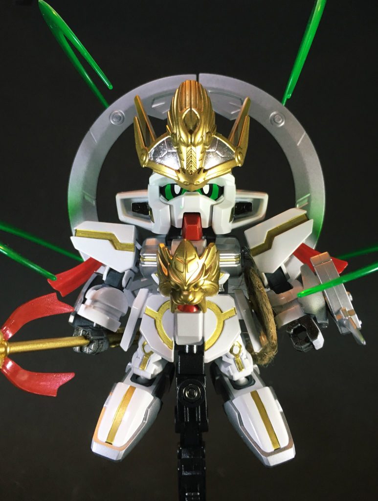 「中華各地の秘境を踏破した熟練の探検家。
薬学・道術に精通する方士としての見識も備え、その高い実力を買われて不死の霊薬を求める始皇帝フェネクスの援助を受ける。