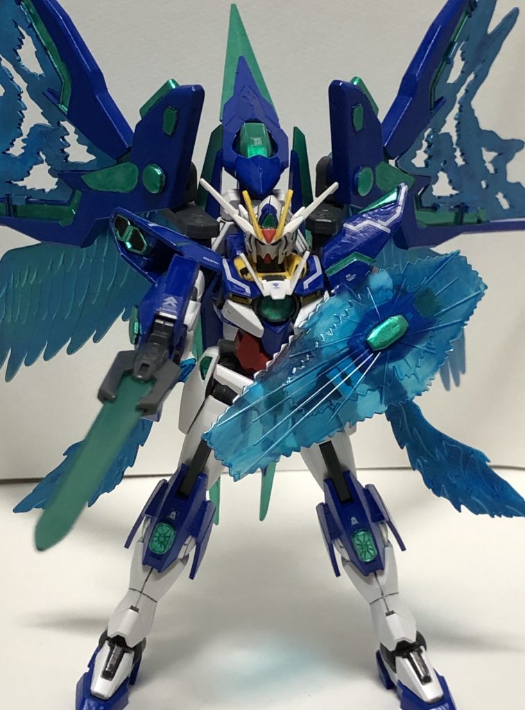 両腕のGNビームシールドと、両膝のGNブラスターはストライクフリーダムのビームシールドとカリドゥスを使用。
また腕部と下半身の一部はダブルオーダイバーエースのパーツを使用。