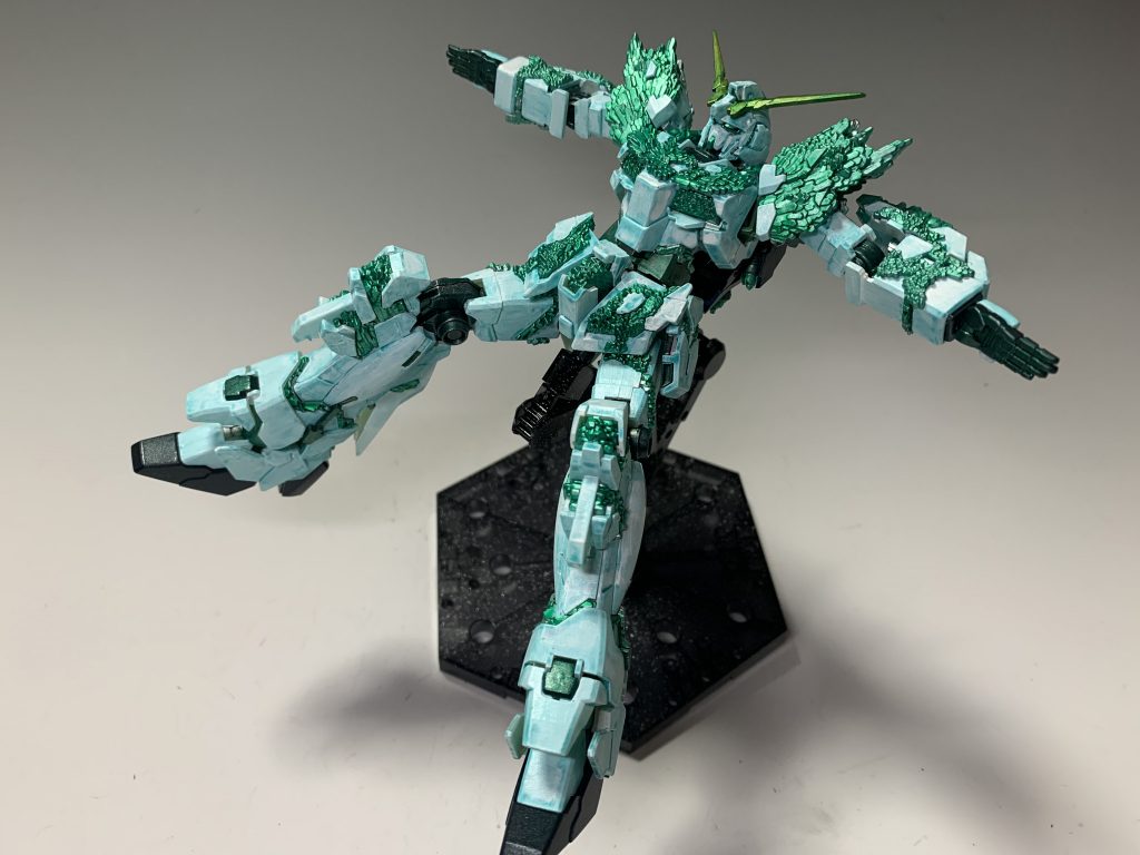 HGユニコーンガンダム光の結晶体–3枚目/制作者：@rx78787878