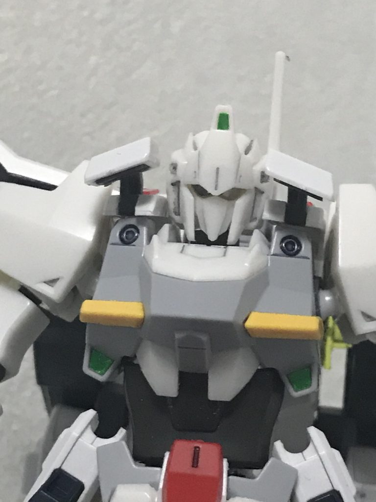 ユニバースブースターの副産物でマシンキャノンハッチ展開！みたいな感じになりました。ちょっと気に入ってます。
あと、見えにくいですけど目が黒と銀で左右で色が違います(地味)