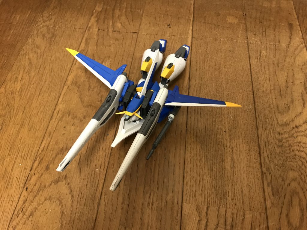 MA形態MAへの変形機構を備えており、MS形態よりも遥かに強力な飛行能力を発揮できる。そして、スラスターのリミッターを解除する事で、機動力と加速力を爆発的に向上させられる。リミッター解除時の機動力・加速力は、フォースインパルスガンダムエクストリームの1.5倍になる。ただし、MS形態と同じように、リミッター解除による代償として、パイロットへの負担が凄まじく、旋回と加速制御も難しくなる為、長時間のリミッター解除は、パイロットに重傷を負わせてしまう危険が伴い、下手をすれば強烈なGに耐えられず、死に至る。