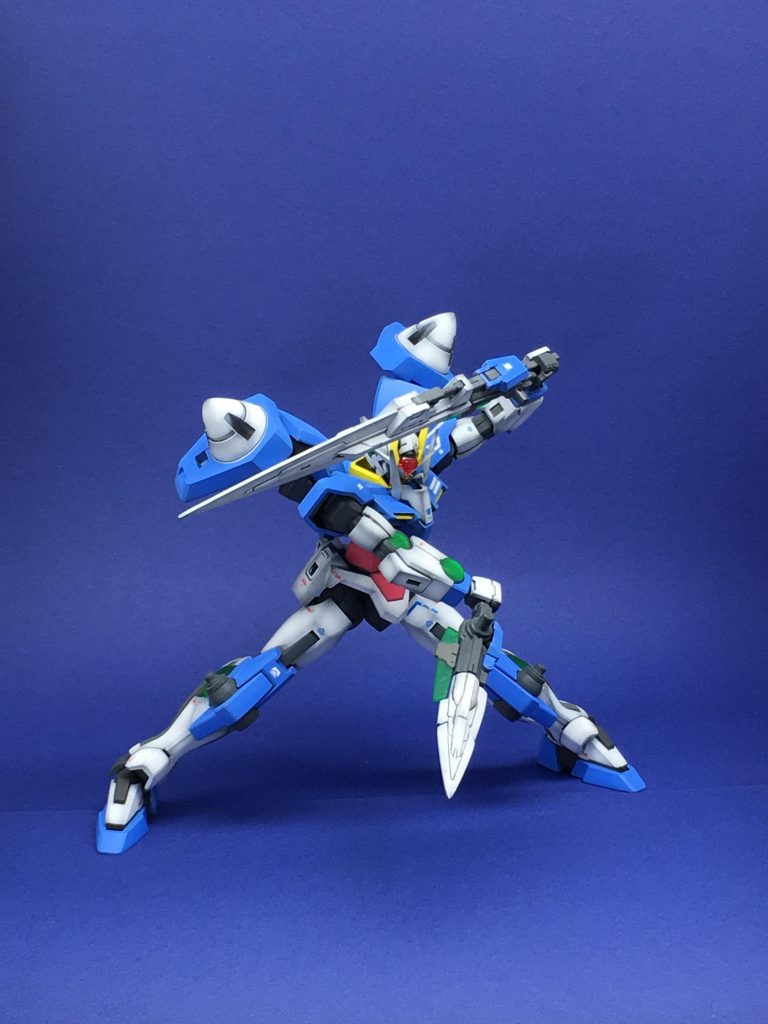 HGの好きなところはポージングがビシビシ決まるところですねぇ。特にセブソなんかはアシンメトリな武装なのではったりが効きます 笑