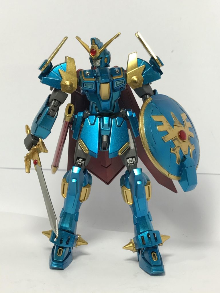 肩のパーツを開けばMフィールドが展開し、魔法(ビーム)を打ち消します。