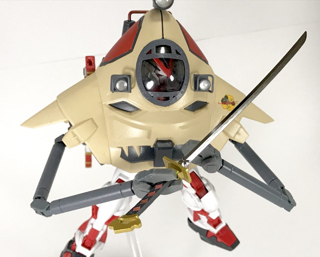 当然ですがアストレイの頭部を動かす時ユニットをいちいち取り外さないといけません。