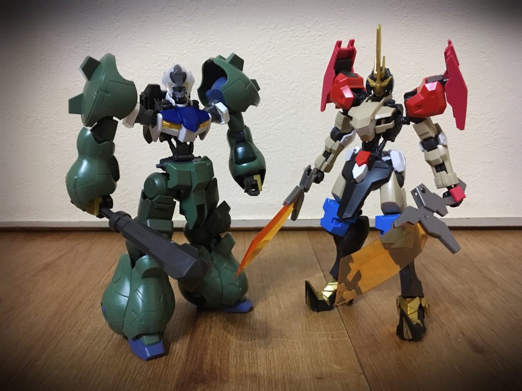 コンビ機体としてグシオンを使った機体と並べて、対照的に女性ぽくしようと思ったとこ。