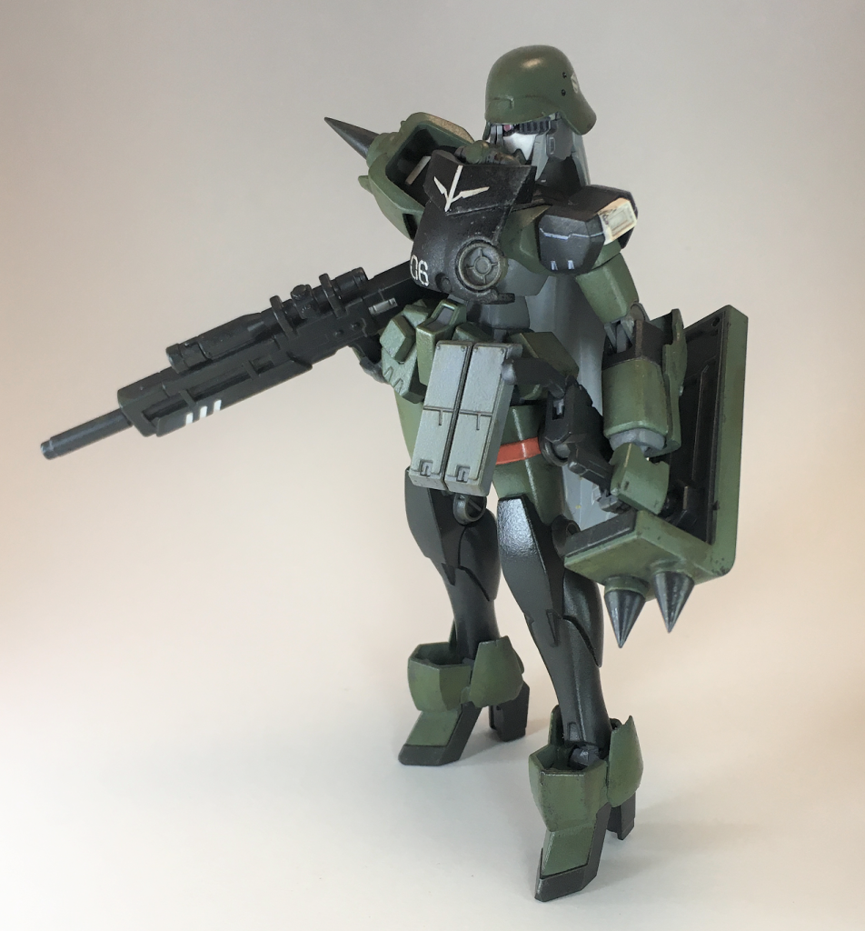 前面
脚のオレンジラインはミネバ派の証。