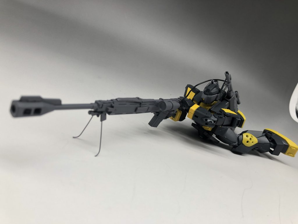 折りたたみ式ロングライフル、伏せ撃ち