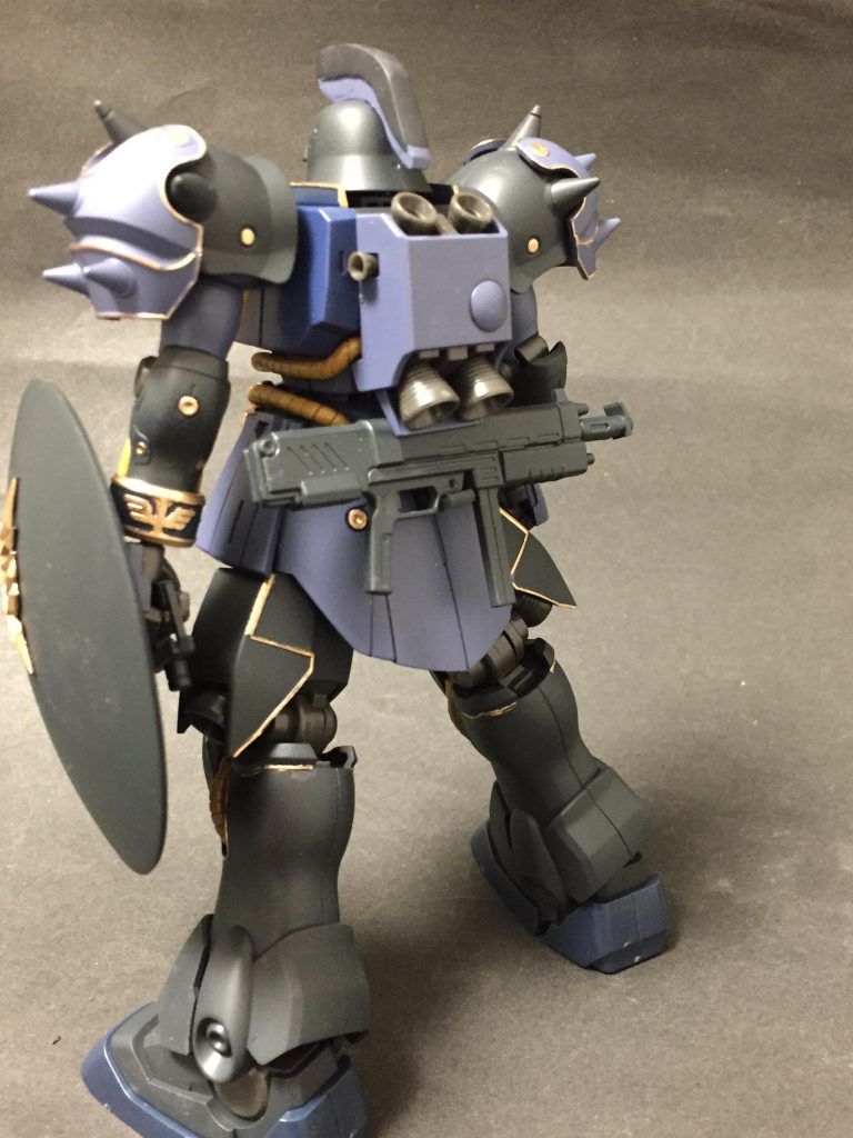 性質上実戦に運用されることは少なく士気高揚の側面が非常に強い機体となっている.

武装
・90㍉マシンガン/一年戦争後期に開発されたマシンガンを装備.