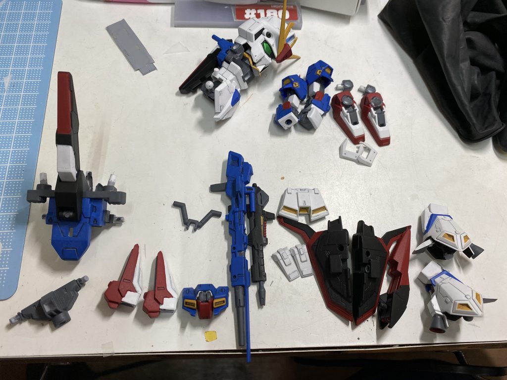 下がウェイブライダーに使用するパーツです。