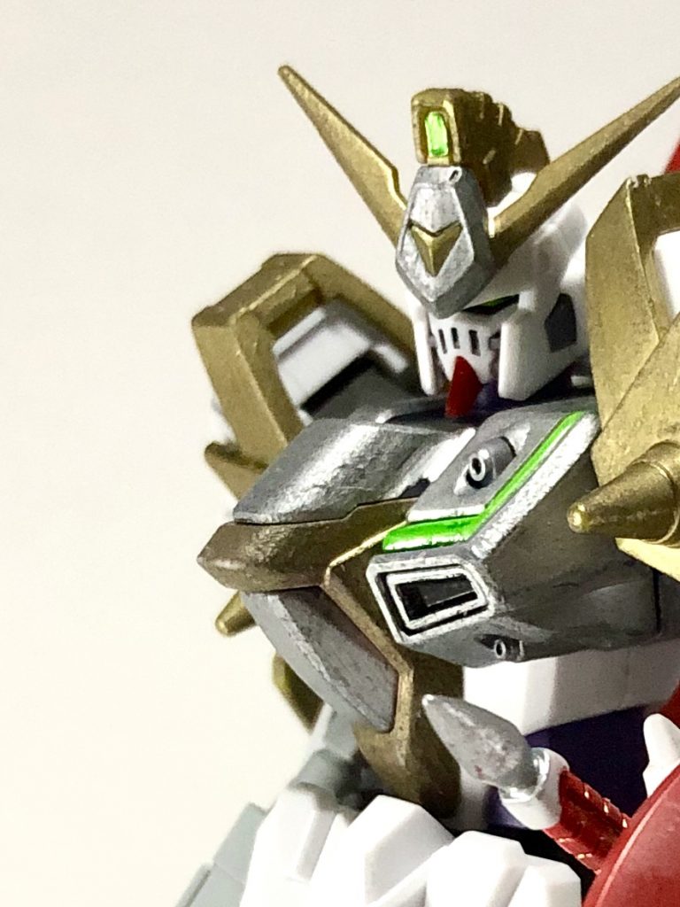 トリミングで寄せてみました。