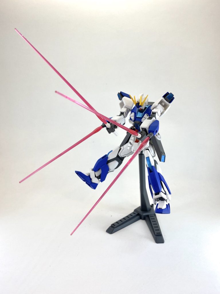 バルカンにはビームエフェクトが付けられるので背中のサーベル2本と合わせて計4本のビームサーベルが使えます。絶対使いづらい。