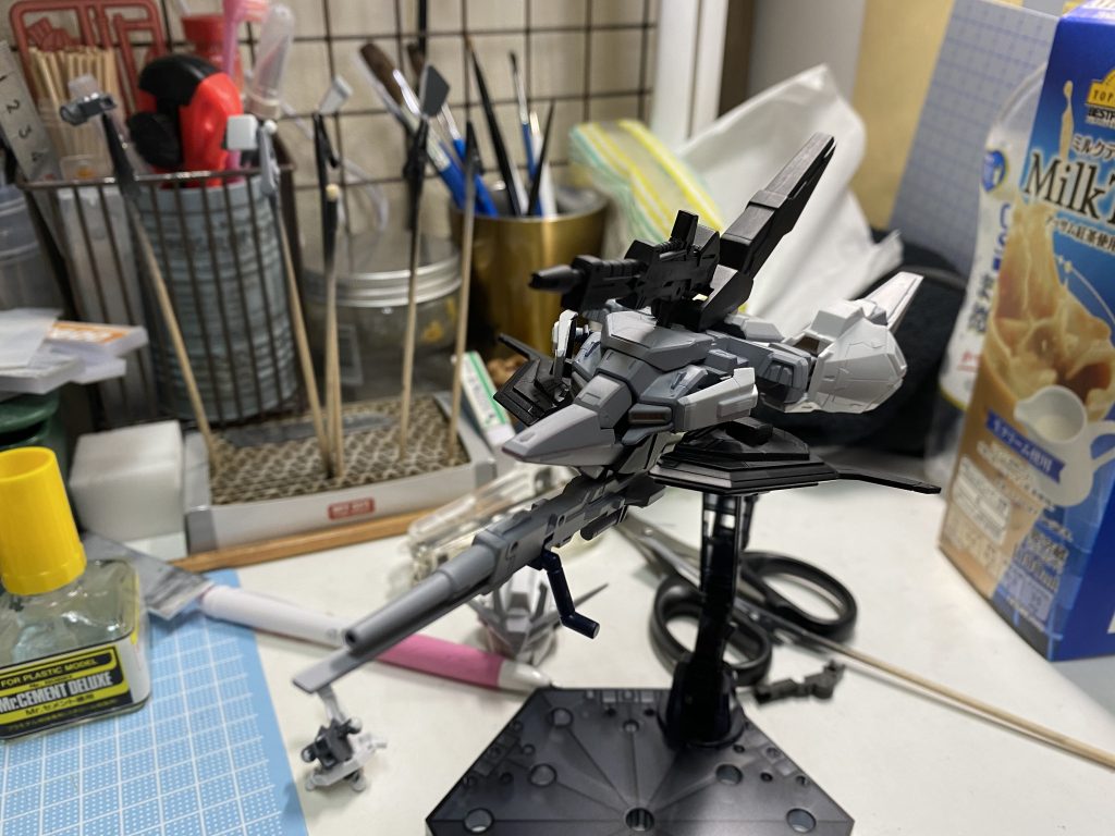 メガランチャーの砲身を延長。SDフレームとSD Zガンダムのパーツを使いウェイブライダーになるようにしてみました。