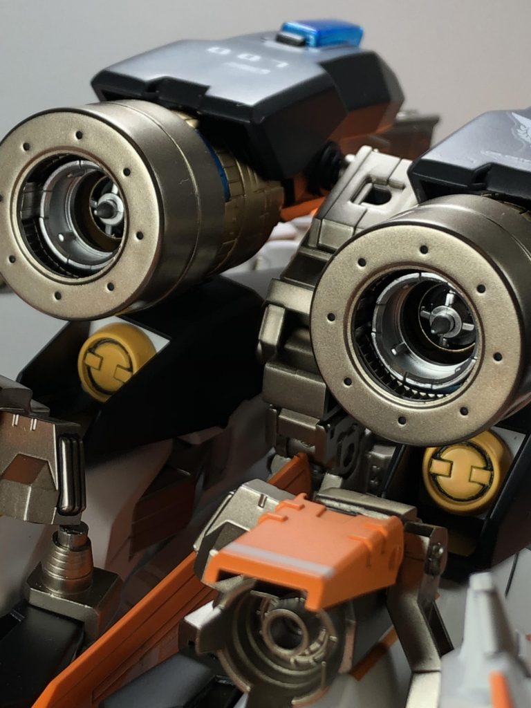 ブースター内部の蛇腹っぽい部分は百均の結束バンドです。