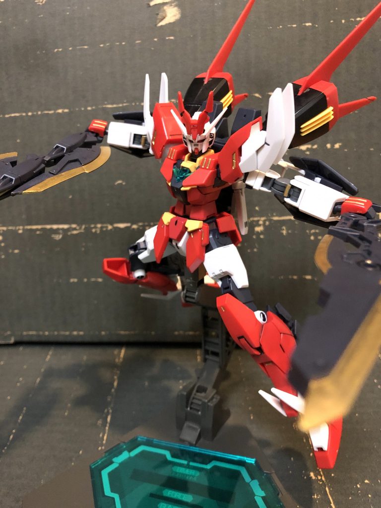 最後にハードヒートレヴソードも構えて
大剣二刀流!
あまりの武器の大きさにブンドド魂が
震えます(笑)
今回で三体目のアーマー作成になります。
次はマーキュリーですね(*´꒳`*)
どんな感じでストライクコアガンダムに
アーマーがハマるのかが楽しみです。
次回も、ぜひ見ていってください。
最後まで、ありがとうございました(*´∇`*)