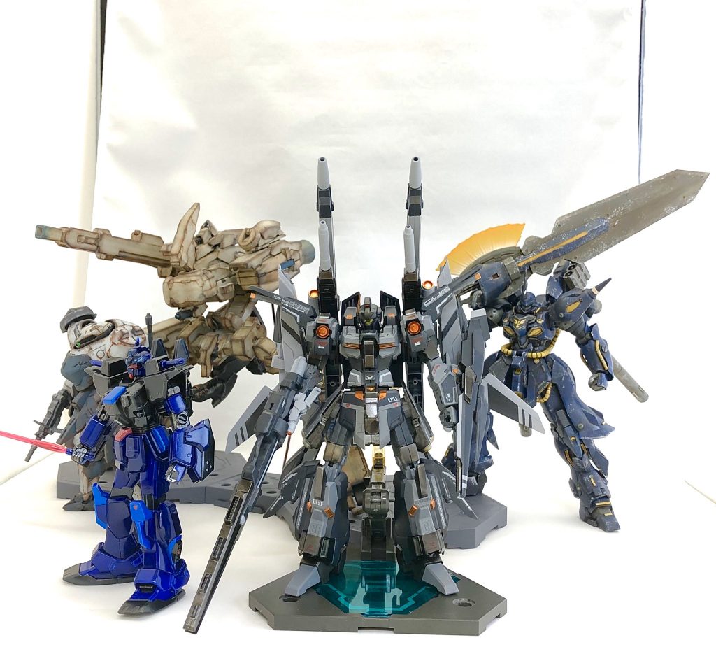 今回の機体はオフ会でチームを組んで当日まで相手チームに機体を見せないでガンプラバトルをするって企画で作った機体です^ ^(画像は僕たちのチームです)