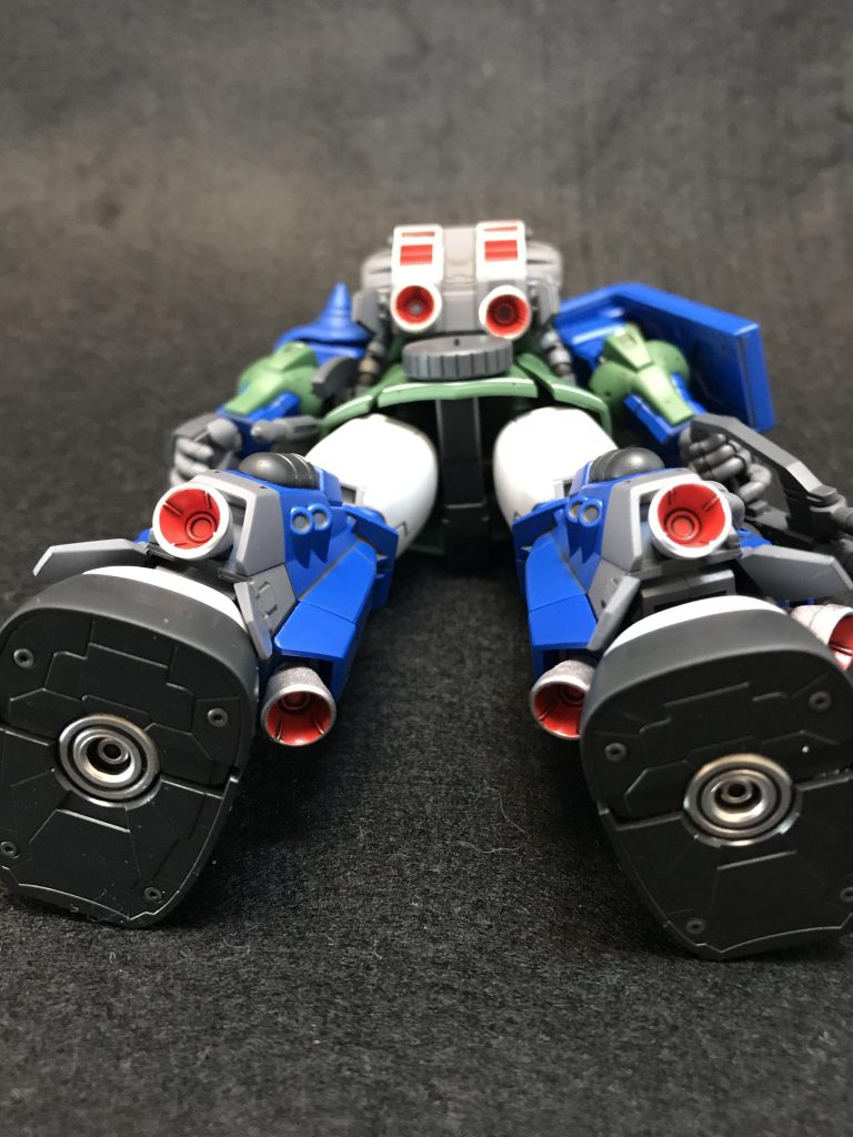 バーニアの塗り分け(シルバーと赤の所)は練り消しを導入してみました。これはなかなか便利かも。