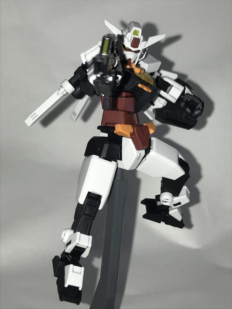 コアガンダムはツインアイとセンサー類はシールで他はガンダムマーカーで塗装
その後艶消し塗装しました