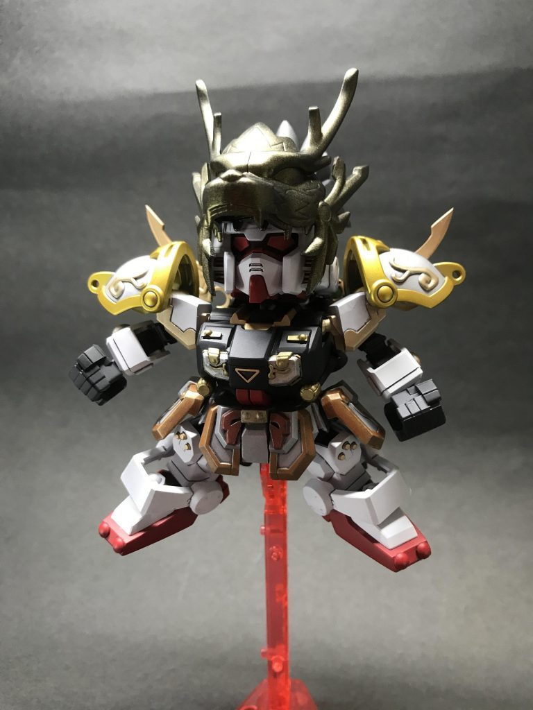 成長してもエグザム健在!笑
クロスシルエットのリアルなツインアイを赤く塗装してます。