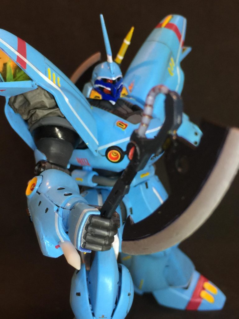 Z武器セットから持たせています。
パイルバンカーは肘まで貫通しています。