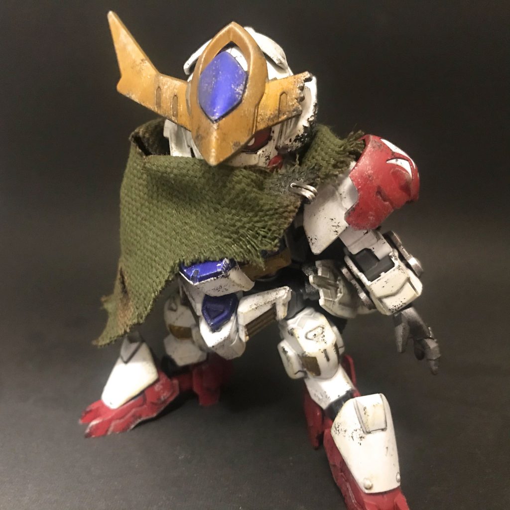 BB戦士のバルバトスルプスをベースに、ちょっとだけ手を加えています。最近ハマってるスポンジチッピングがんばりました!