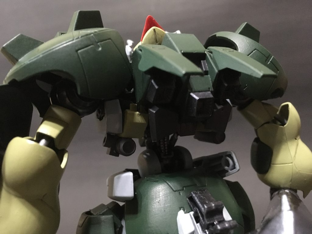 バックパックはライトニングガンダムのものをジャンクパーツでアレンジ。