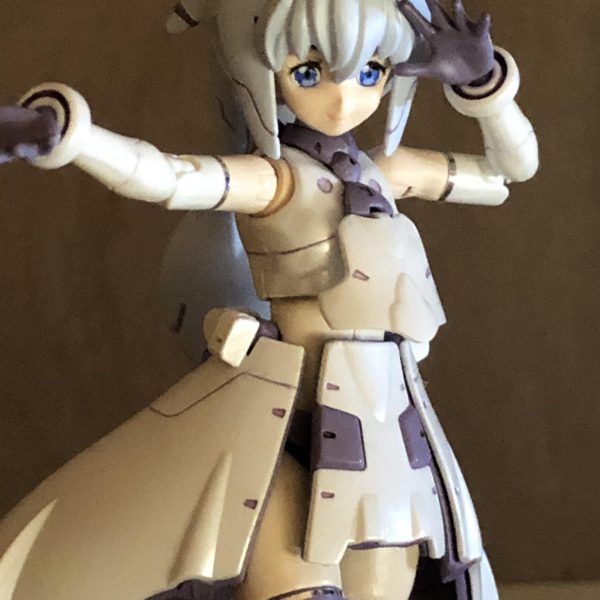 モビルドール　サラ